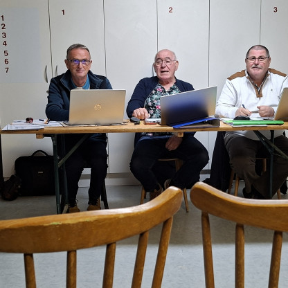 AG DISTRICT - LE BUREAU