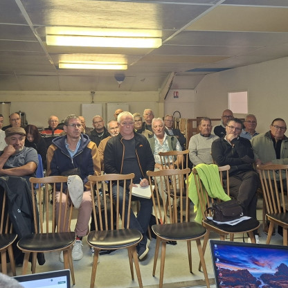 AG DISTRICT - L'ASSEMBLEE ATTENTIVE AVEC TOUS LES CLUBS PRESENTS